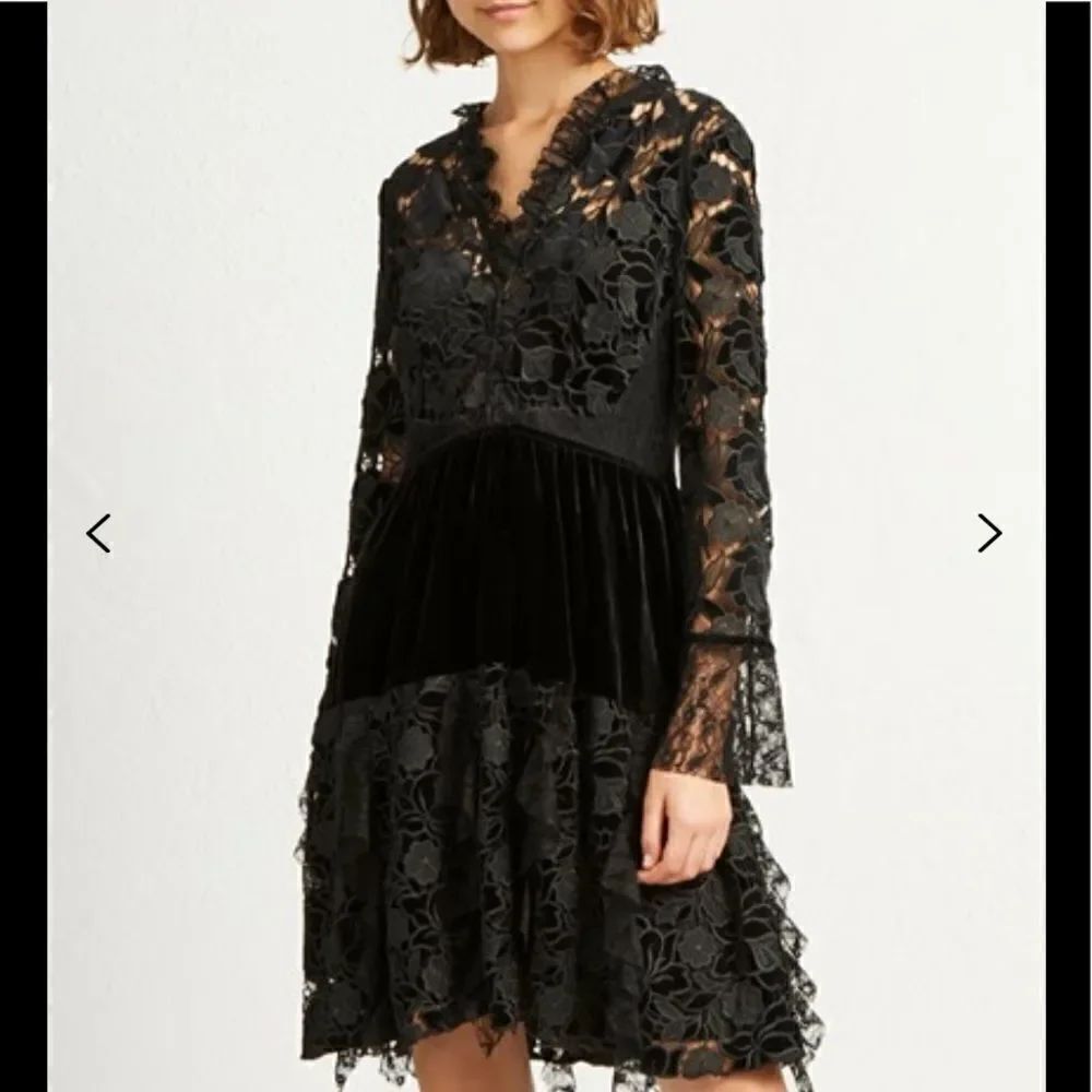 CYNTHIA VELVET LACE MIX DRESS - Picture 4 of 10